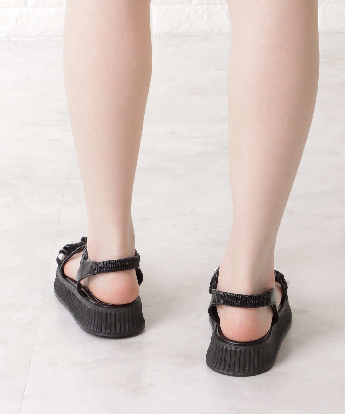 パールサテンストラップ厚底サンダル