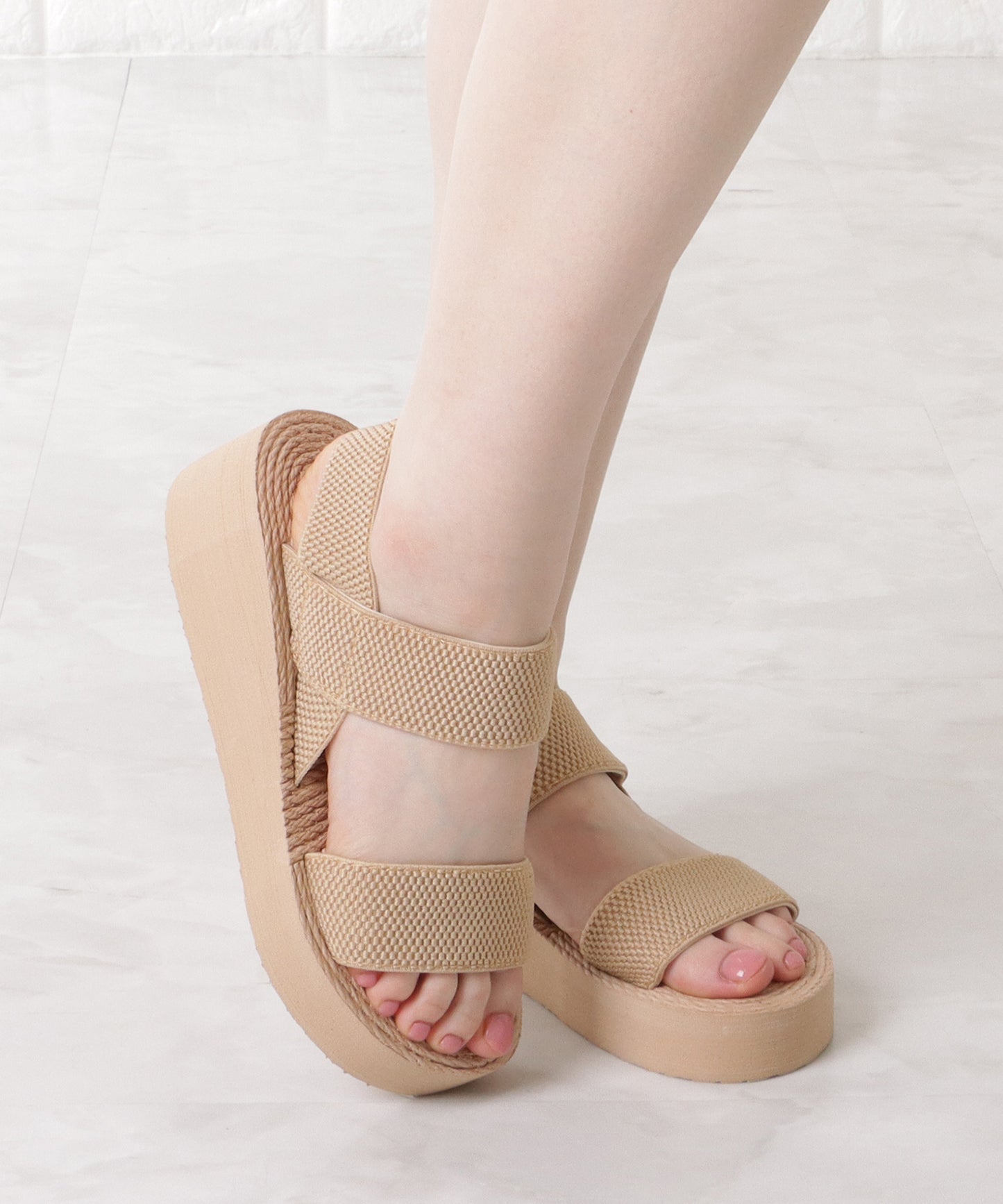 厚底シンプルウエッジストラップサンダル