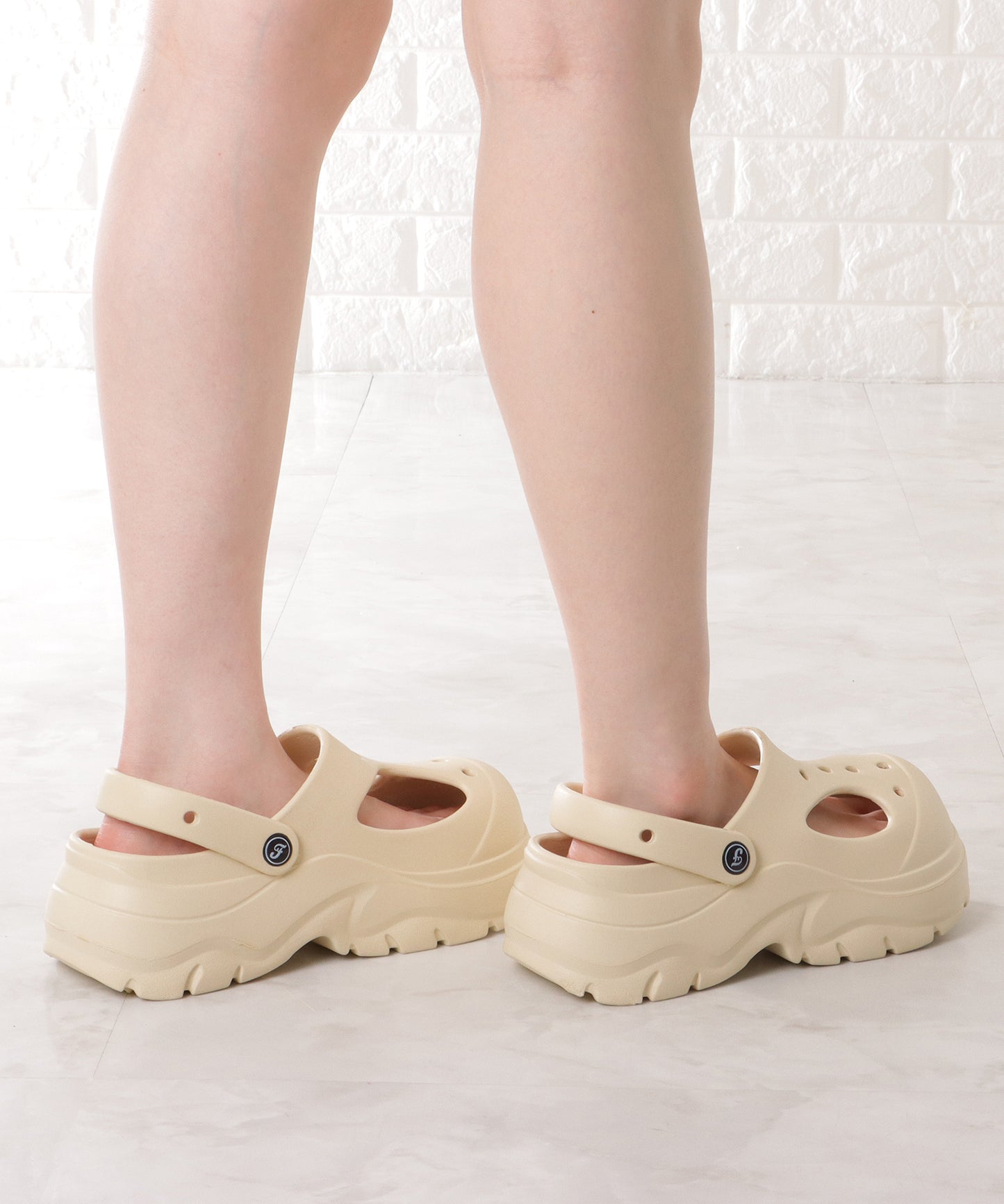 ソリッドカラー カットアウト 2WAY クロッグ サンダル