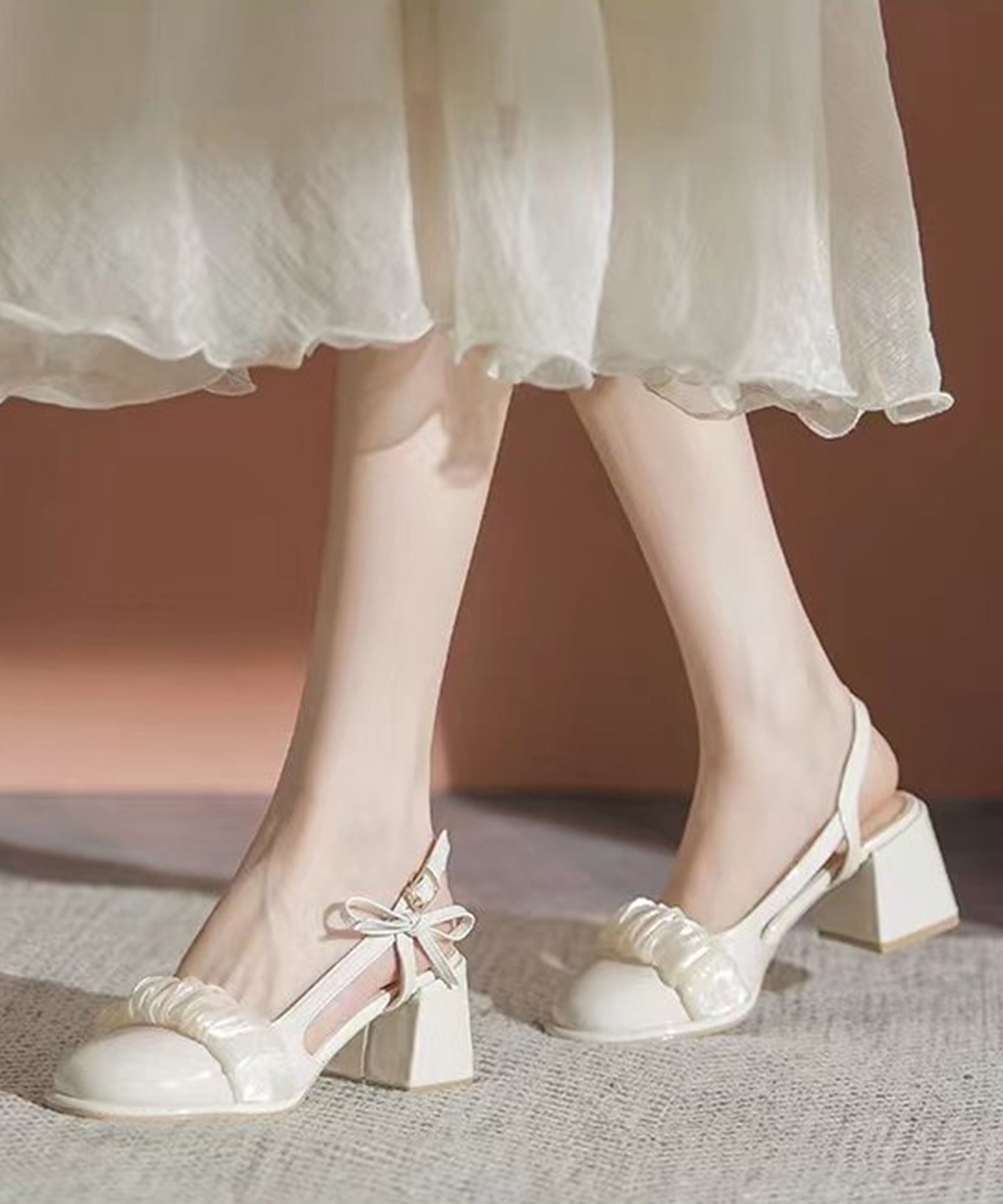 エナメル調 バックオープン リボン付き チャンキーヒール サンダル