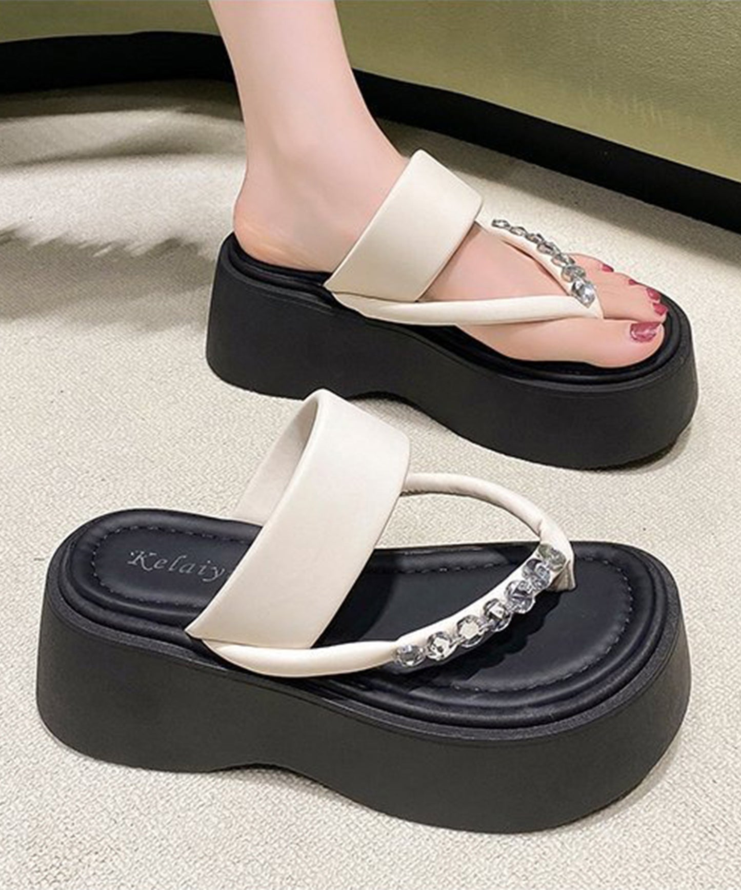 レザー調 ビジュー ストラップ 厚底 トング サンダル