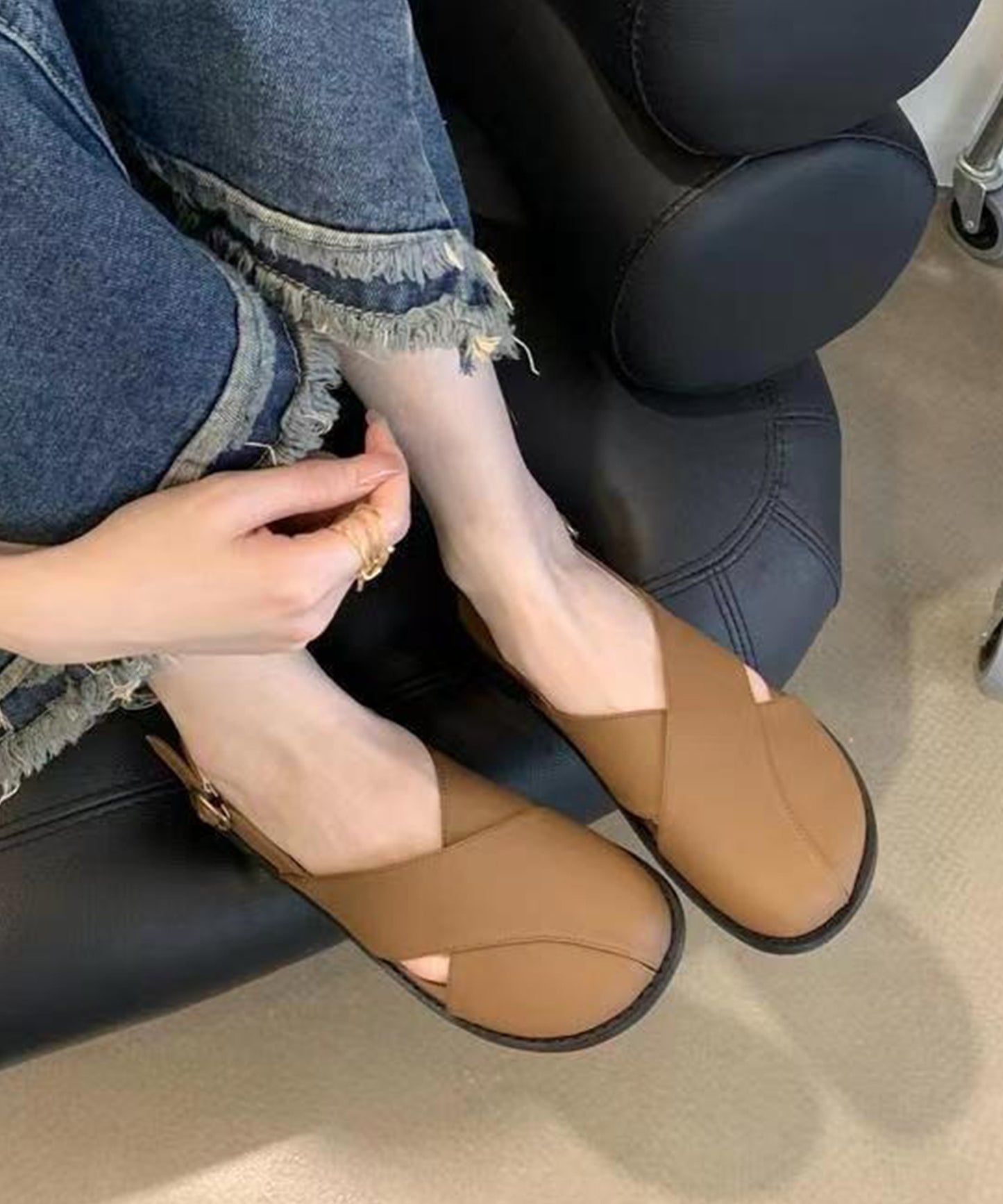 レザー調 クロス バックストラップ フラット サンダル