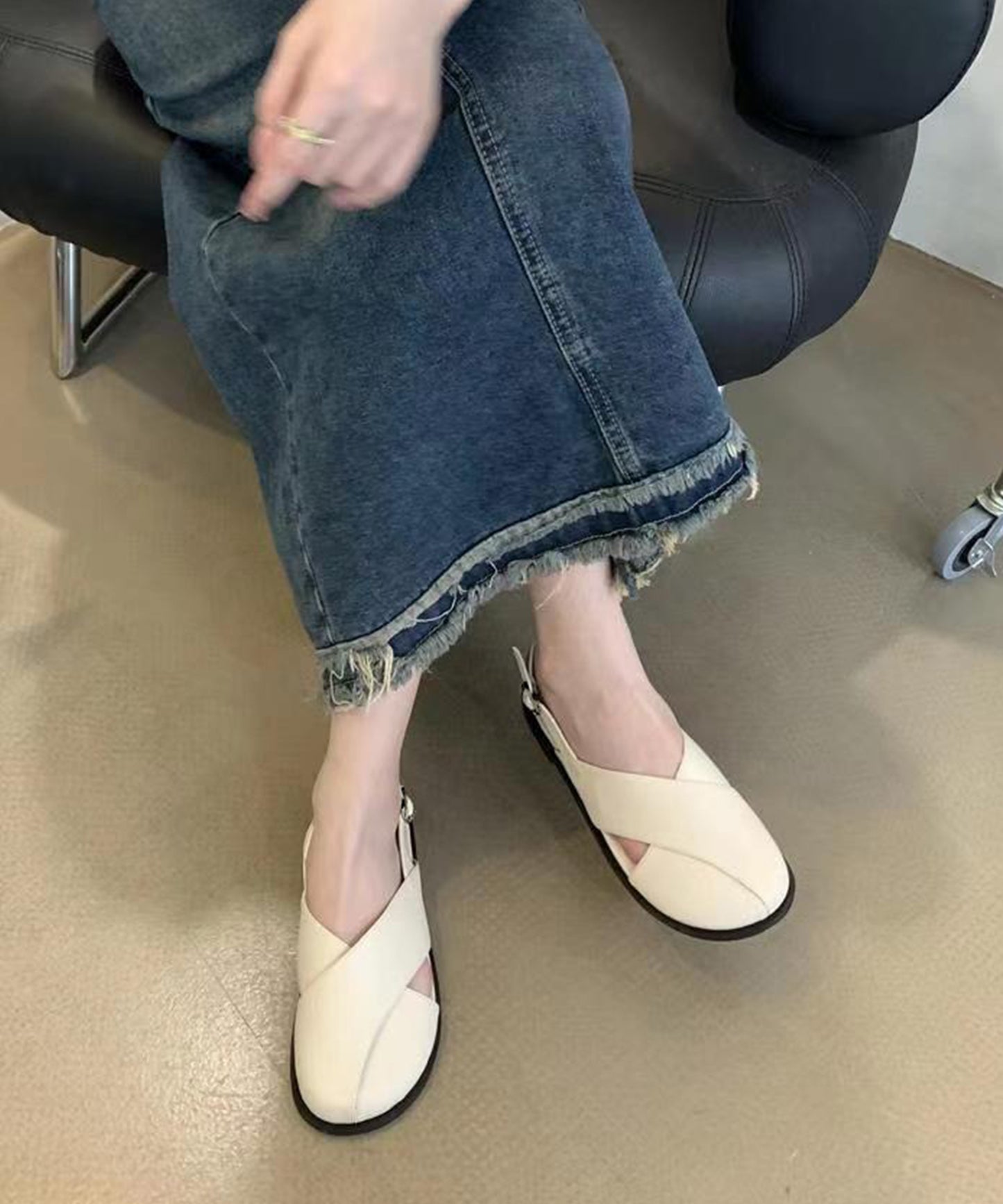 レザー調 クロス バックストラップ フラット サンダル