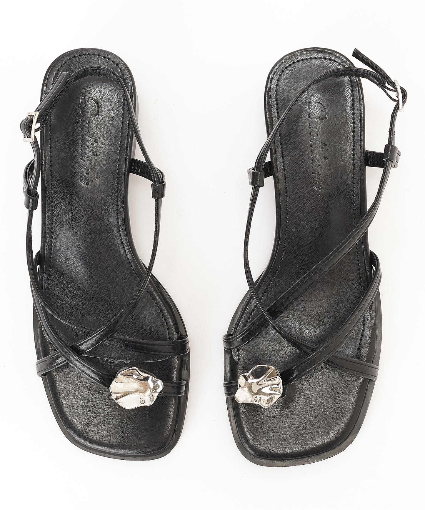 レザー調 メタルモチーフ クロスストラップ 親指トング サンダル