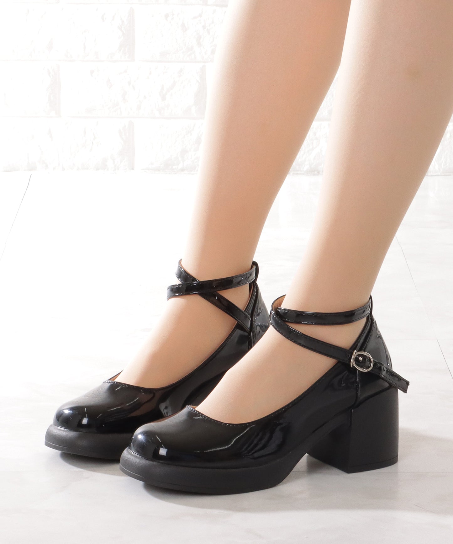 レザー調 厚底 ストラップ ボリューム パンプス