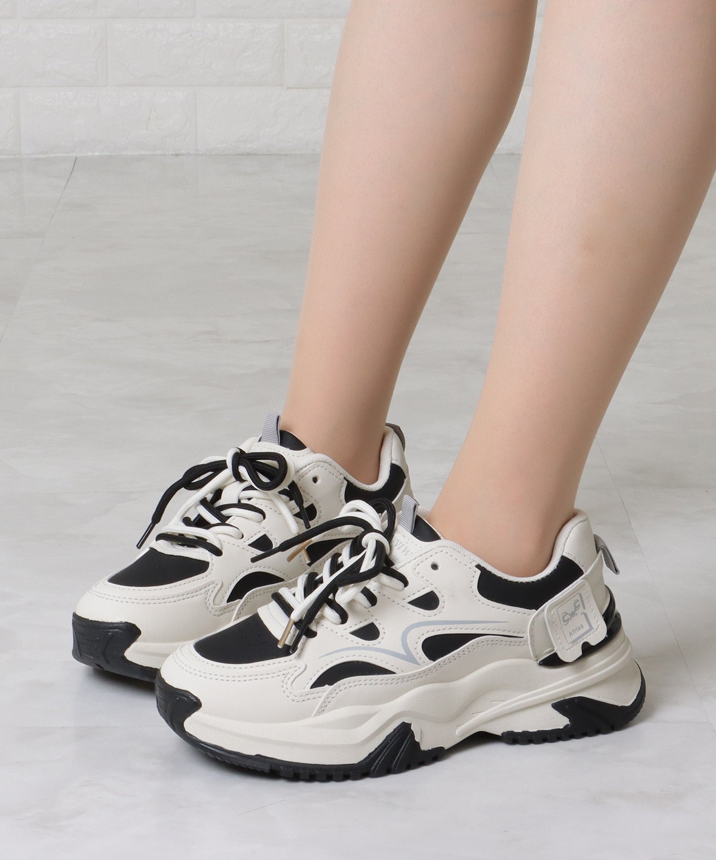 配色 レースアップ 厚底 ダッド スニーカー