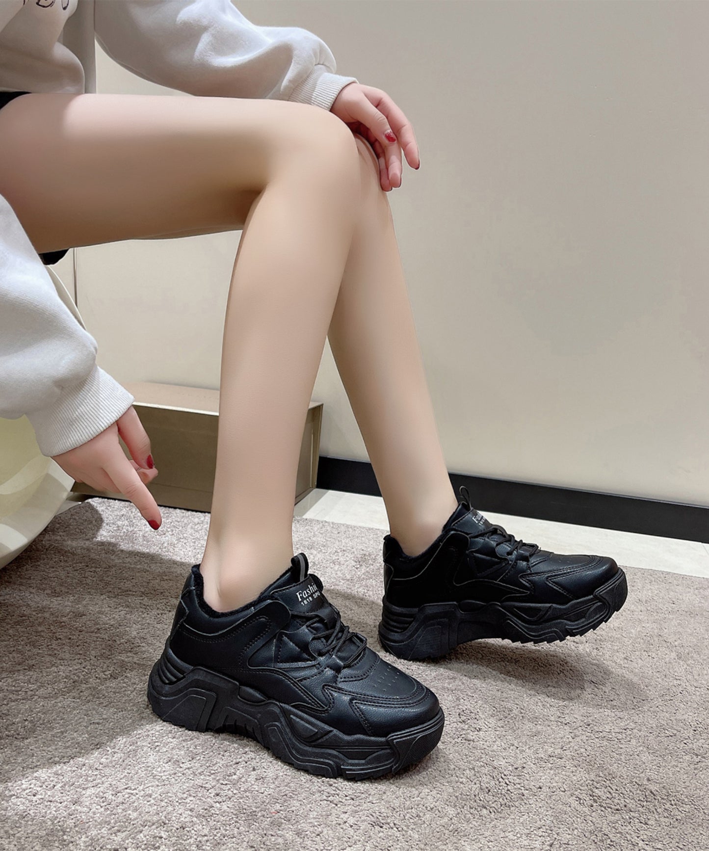 厚底 レースアップ タグ付き ボリューム スニーカー