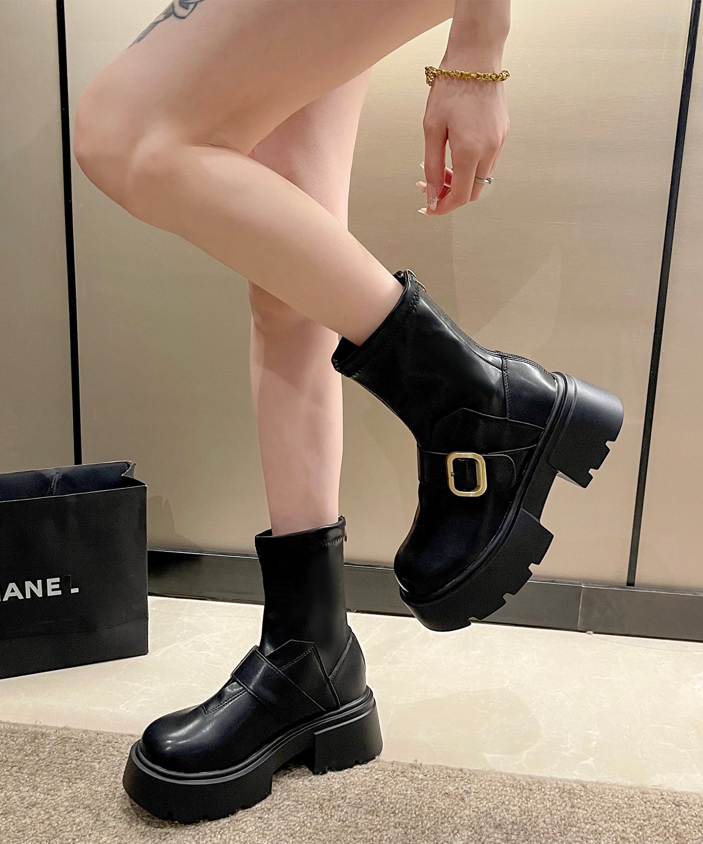 ベルト付き 厚底 フラット ショート ブーツ