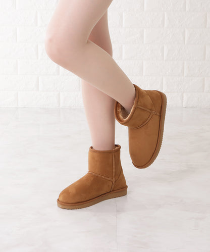 ショートムートンブーツ