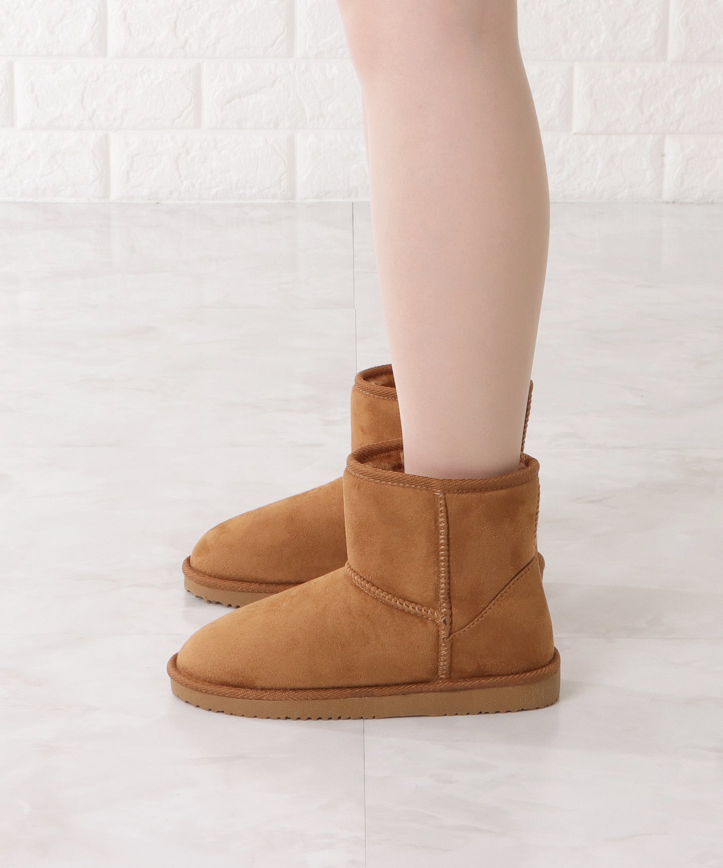 ショートムートンブーツ