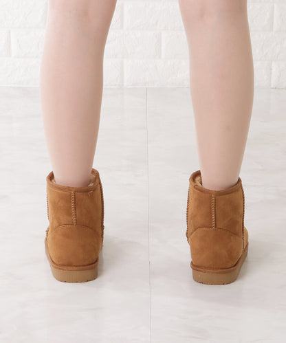 ショートムートンブーツ