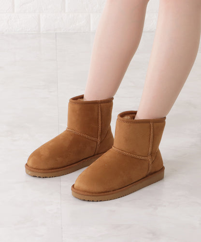 ショートムートンブーツ