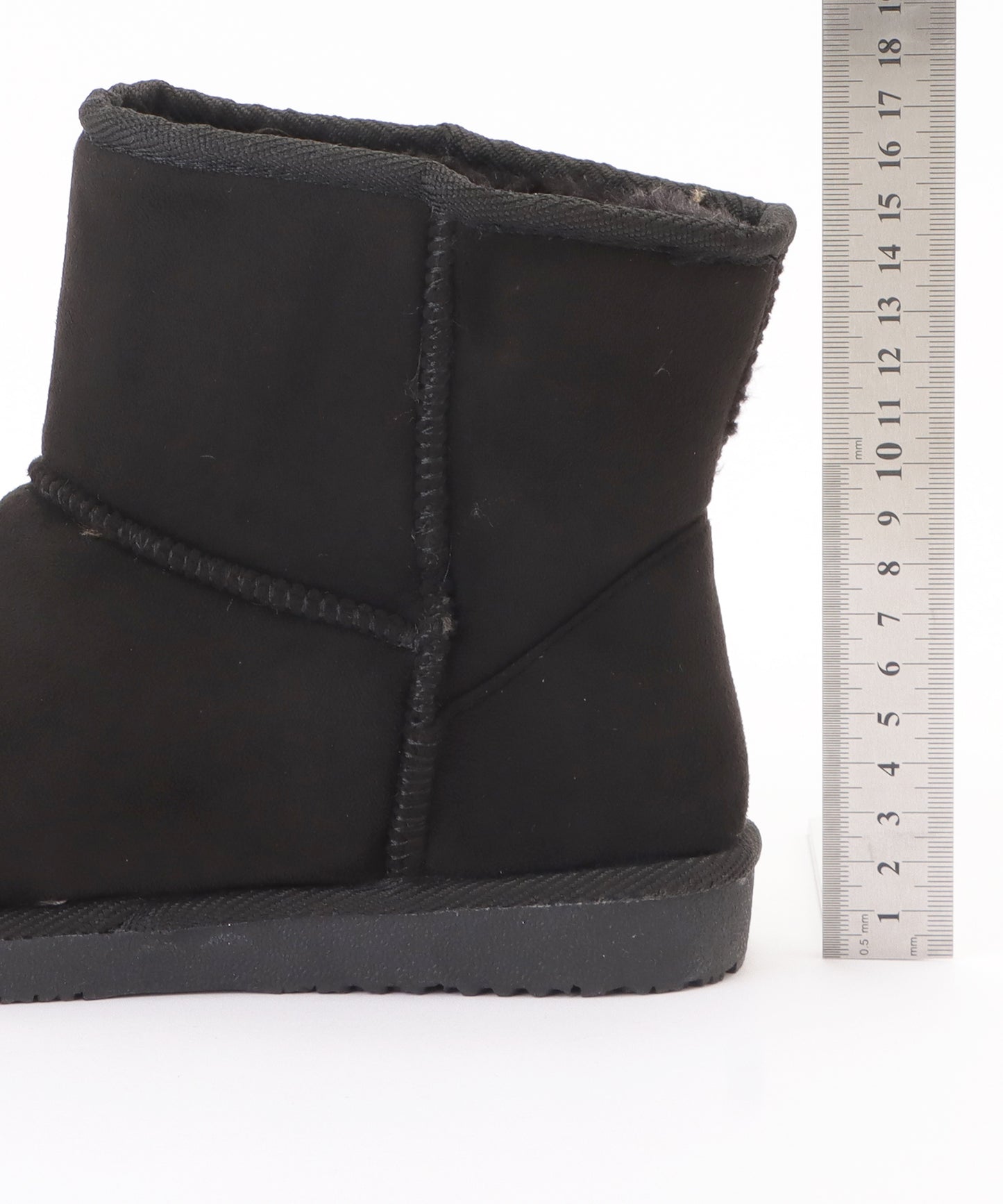 ショートムートンブーツ