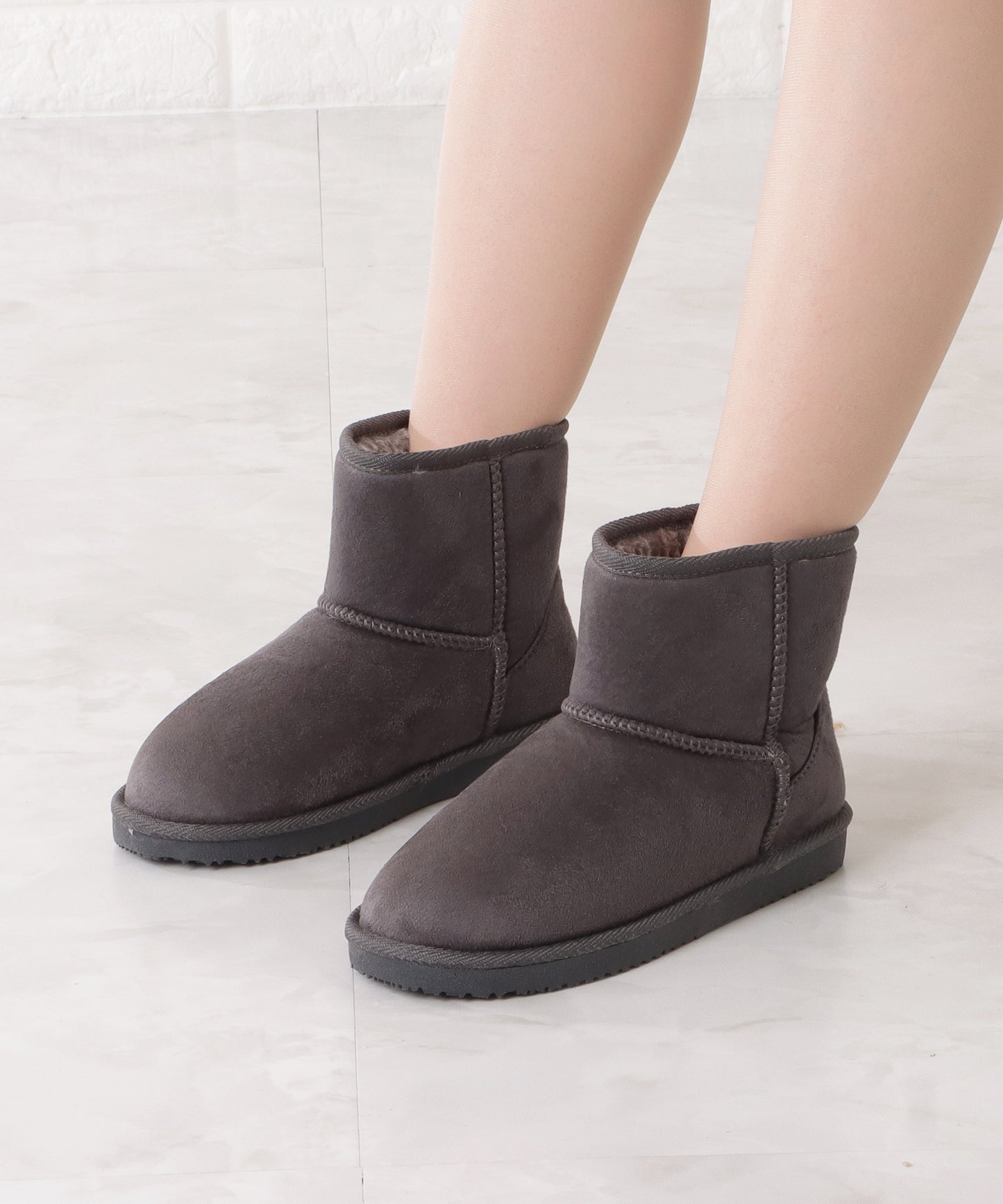 ショートムートンブーツ