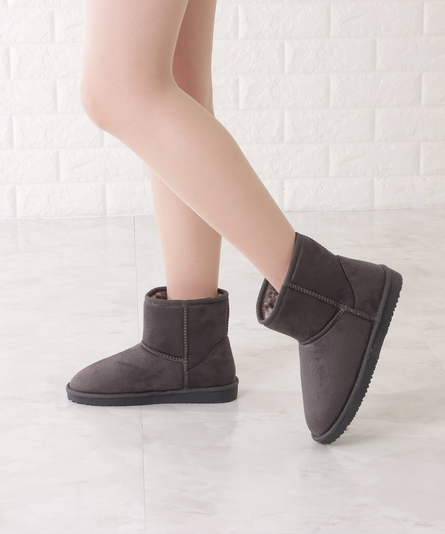 ショートムートンブーツ