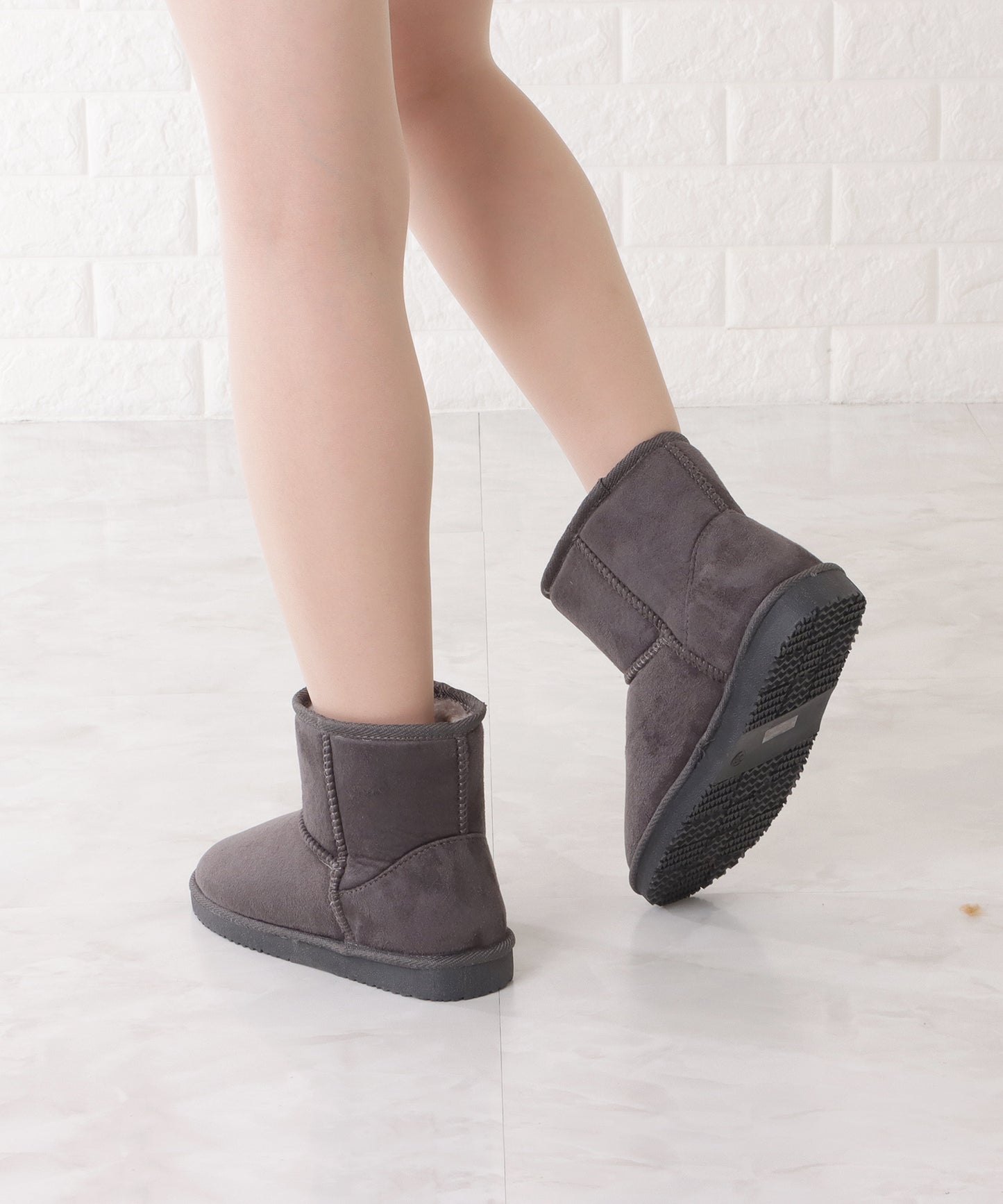 ショートムートンブーツ