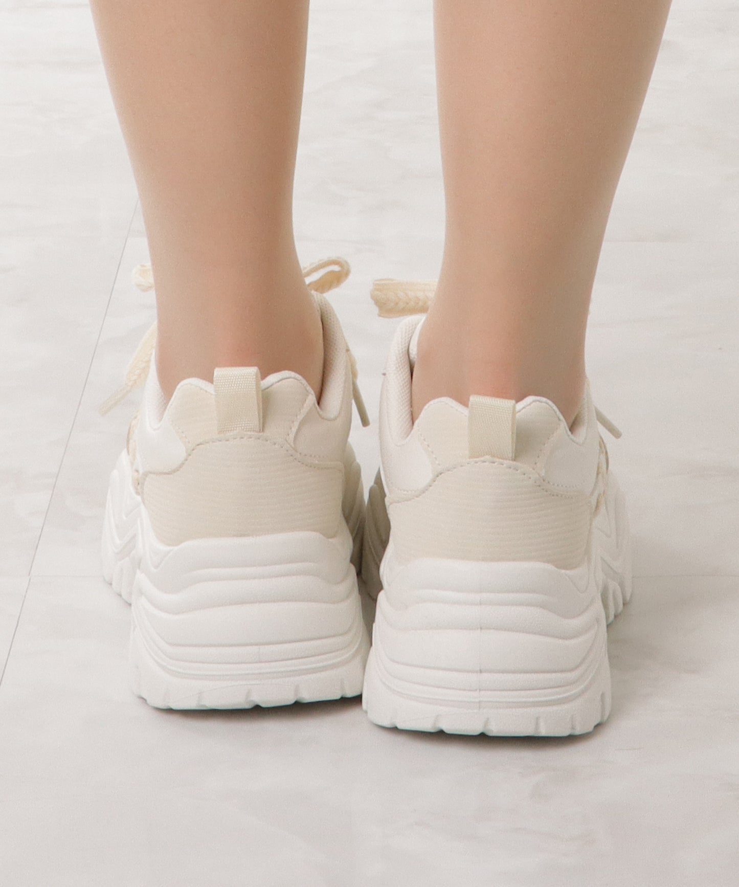 厚底ダッドスニーカー