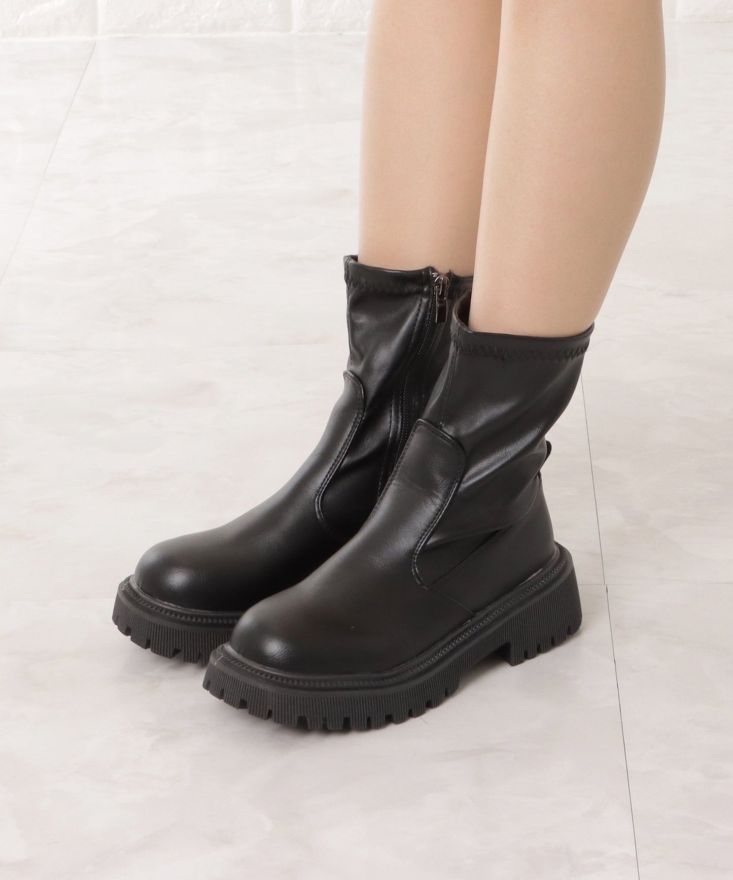 トラックソール厚底ショートブーツ