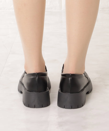 厚底コインローファー