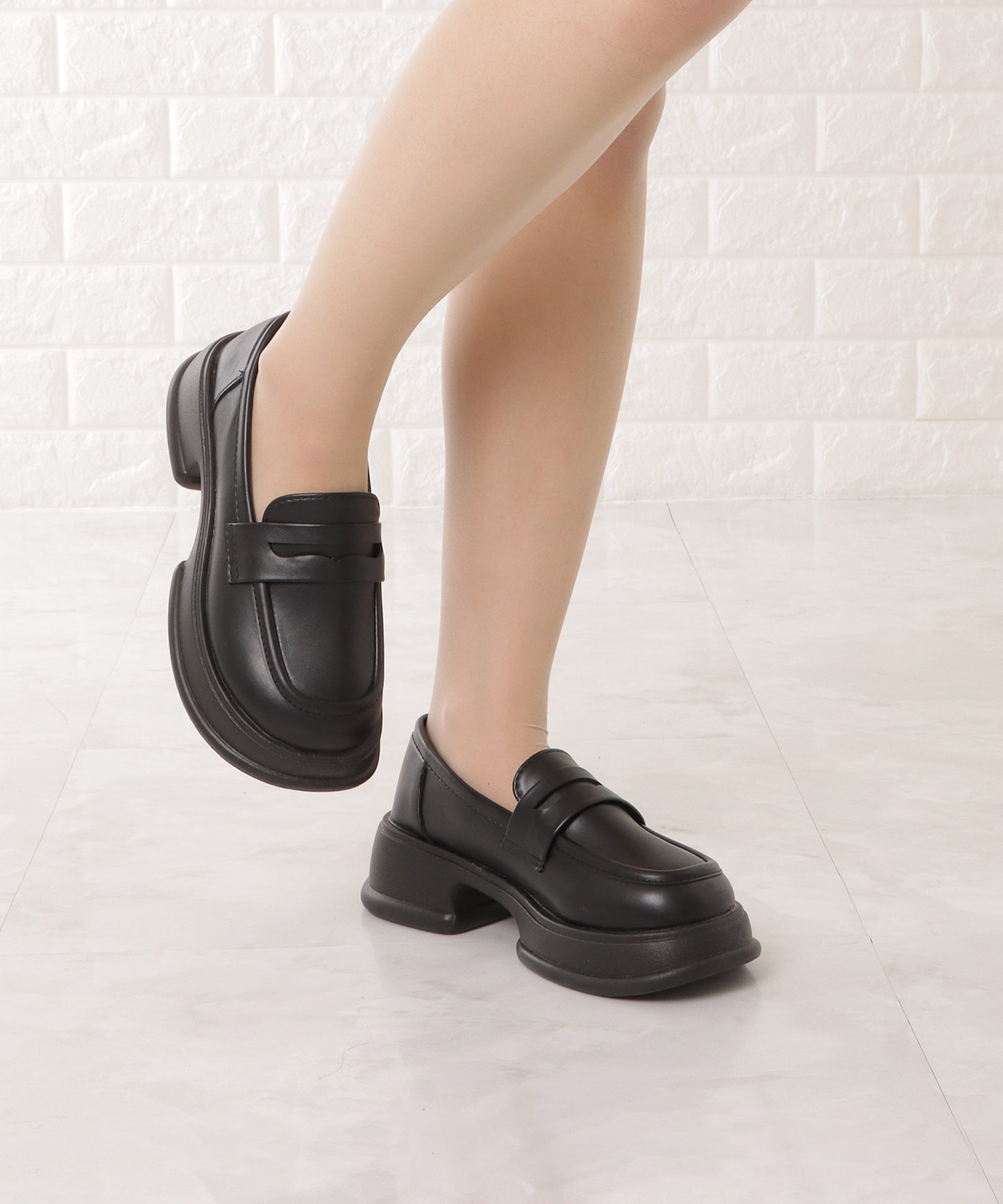 厚底コインローファー