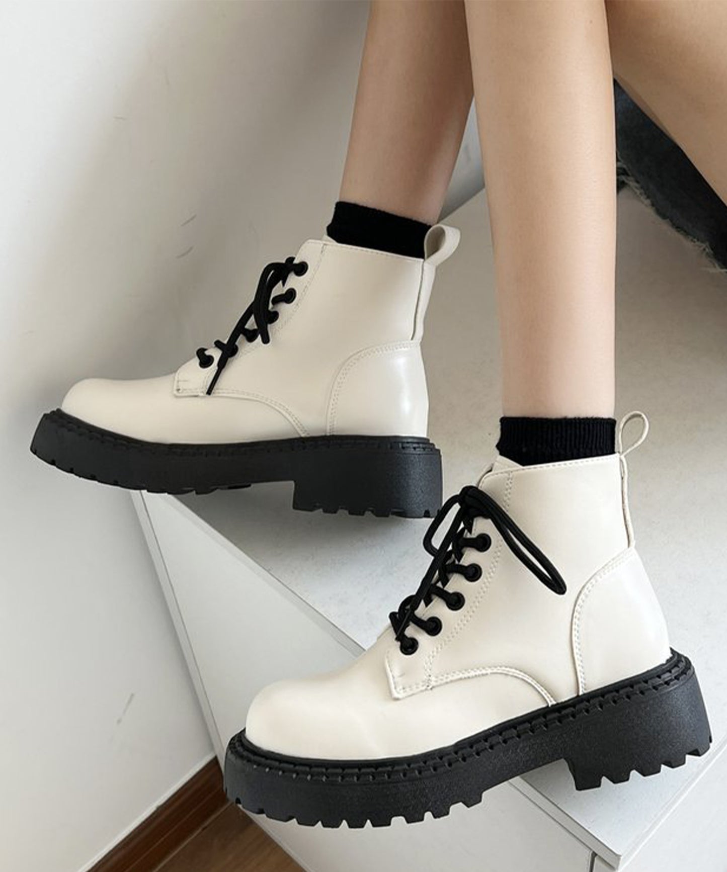 ボリュームソールレースアップショートブーツ