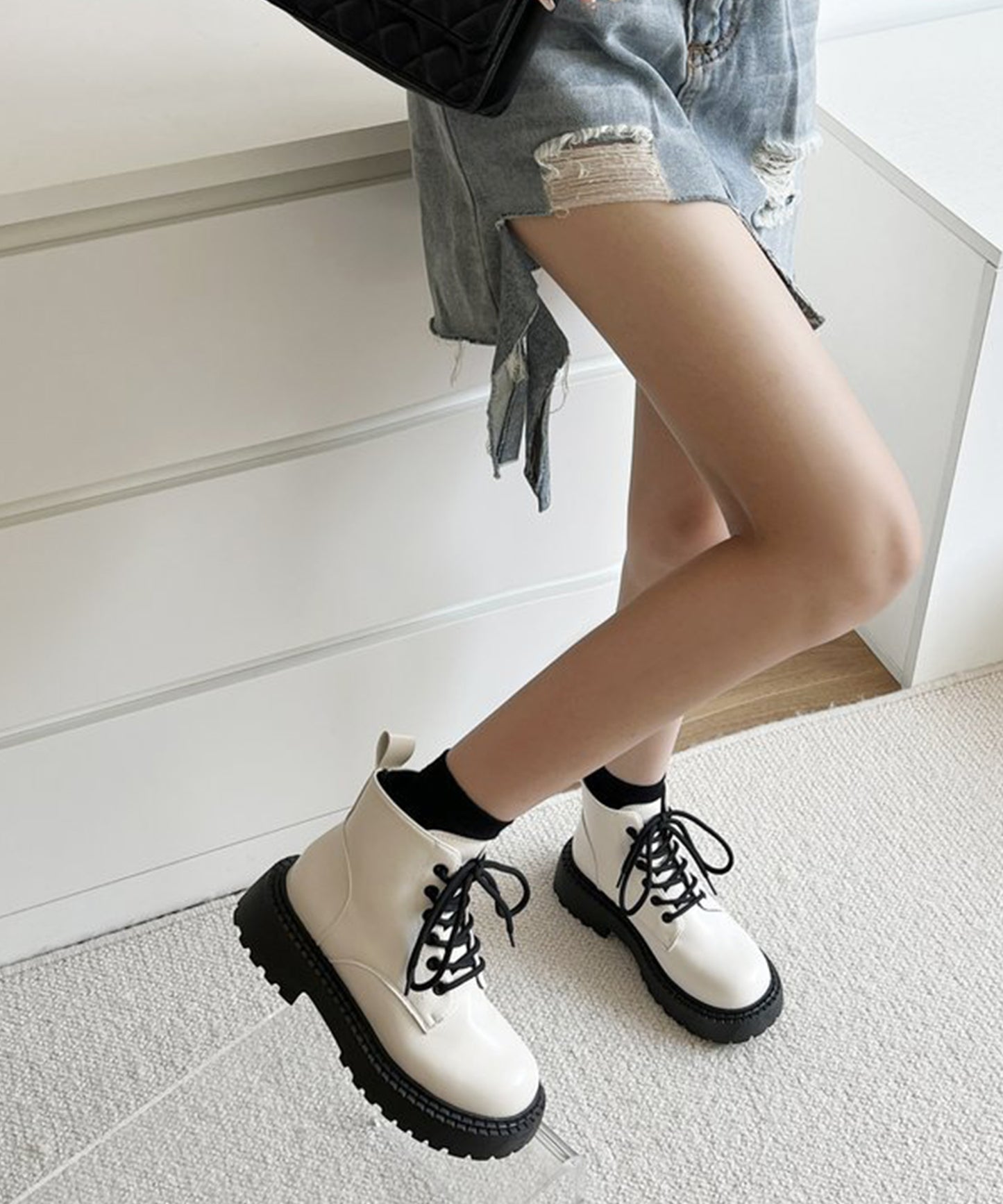 ボリュームソールレースアップショートブーツ