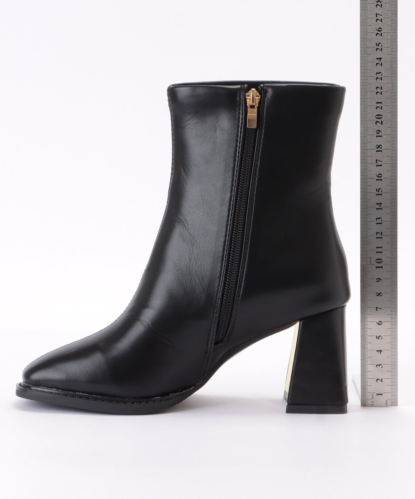 花柄刺繍チャンキーショートブーツ