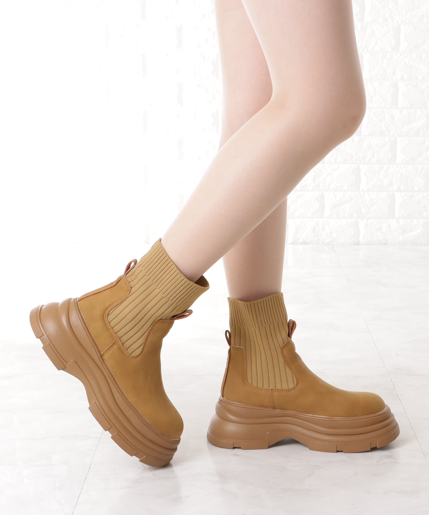 レザー調ドッキング厚底ショートブーツ