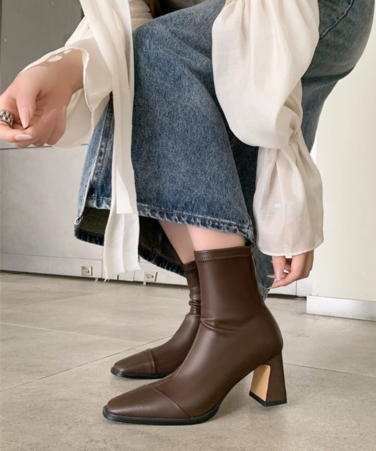 レザー調スクエアトゥセンターステッチショートブーツ