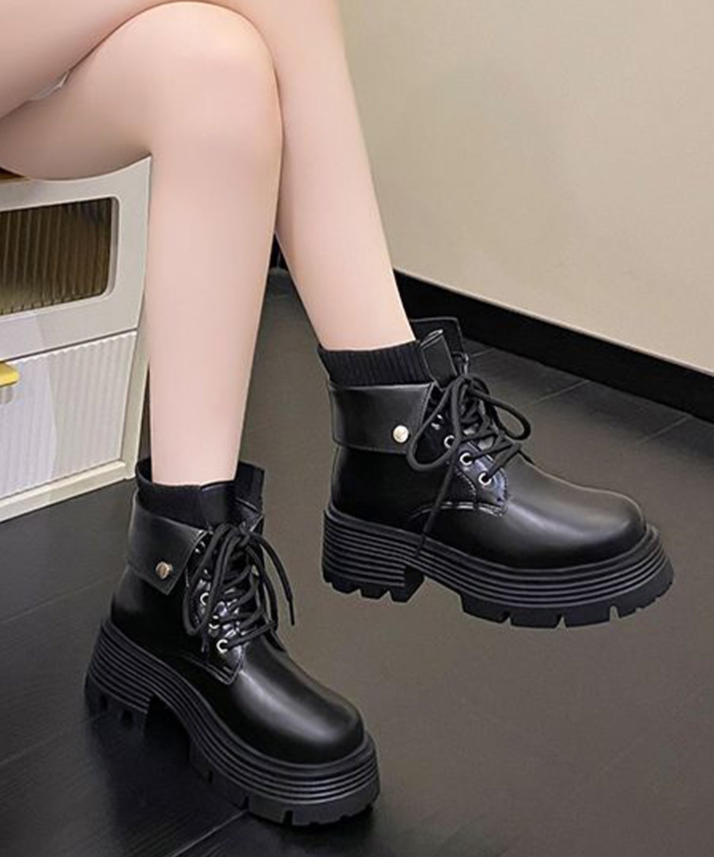 ボリュームソールレースアップショートブーツ