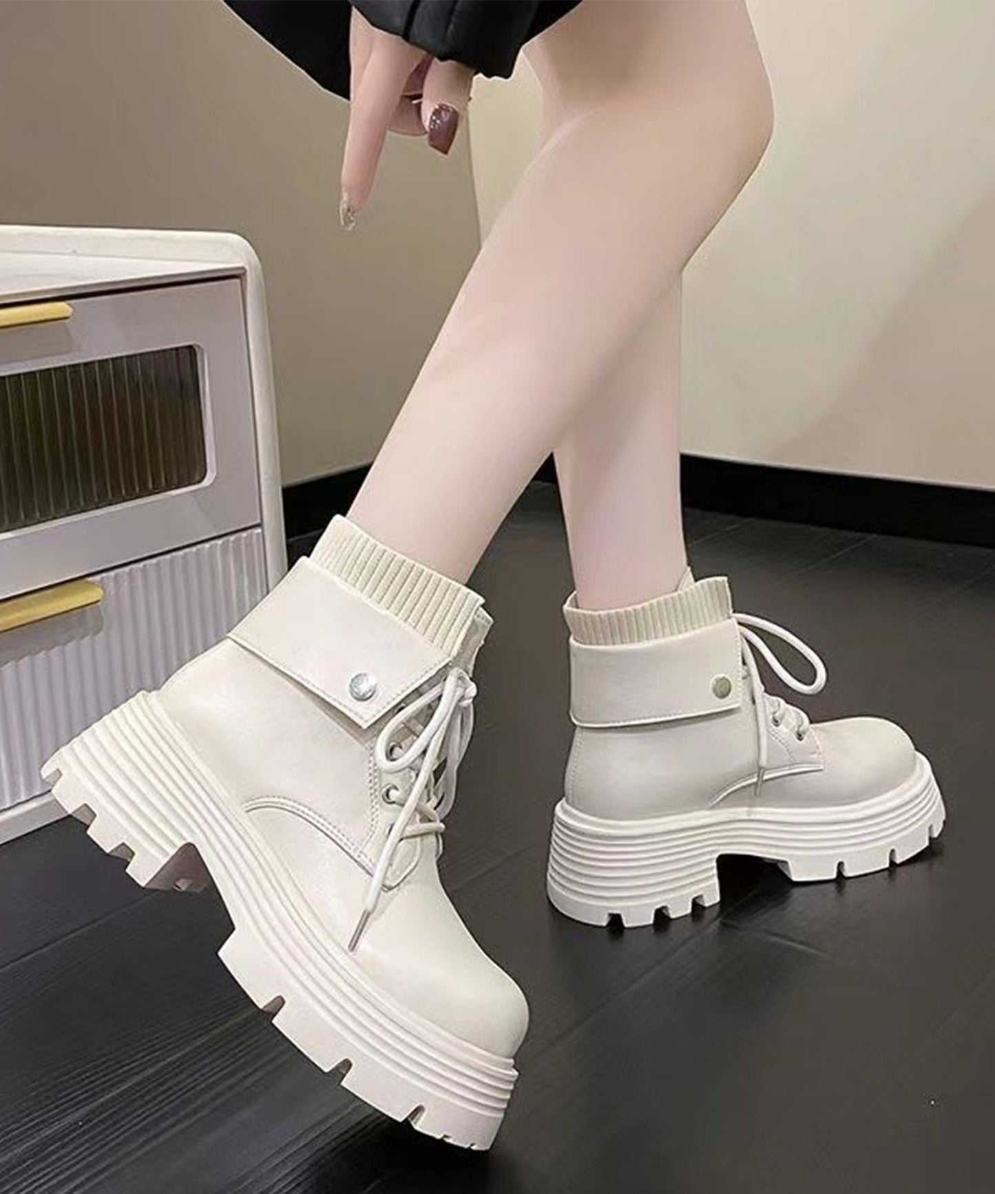 ボリュームソールレースアップショートブーツ