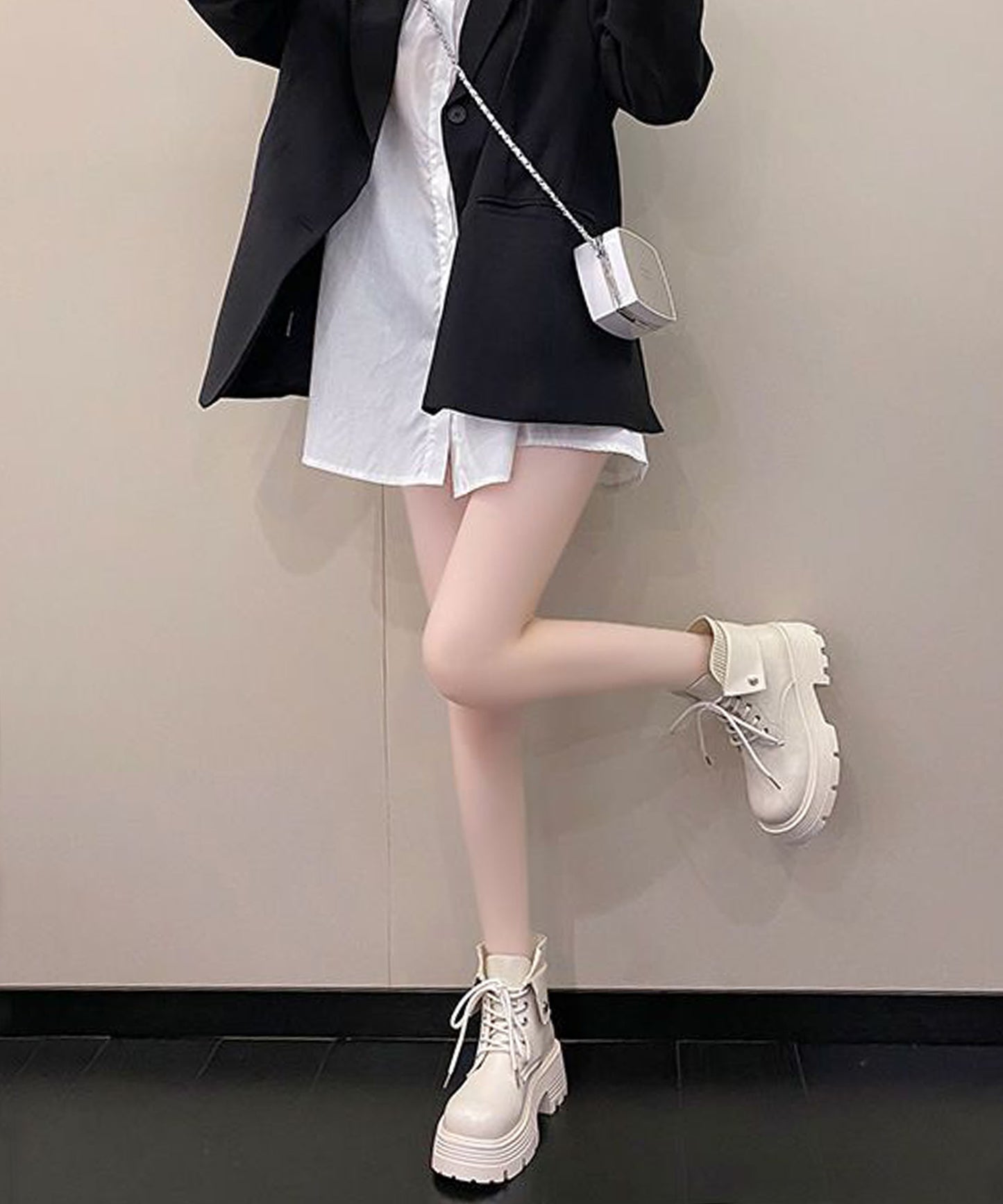 ボリュームソールレースアップショートブーツ