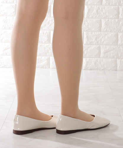 エナメル調 スクエアトゥ フラット Vカット パンプス
