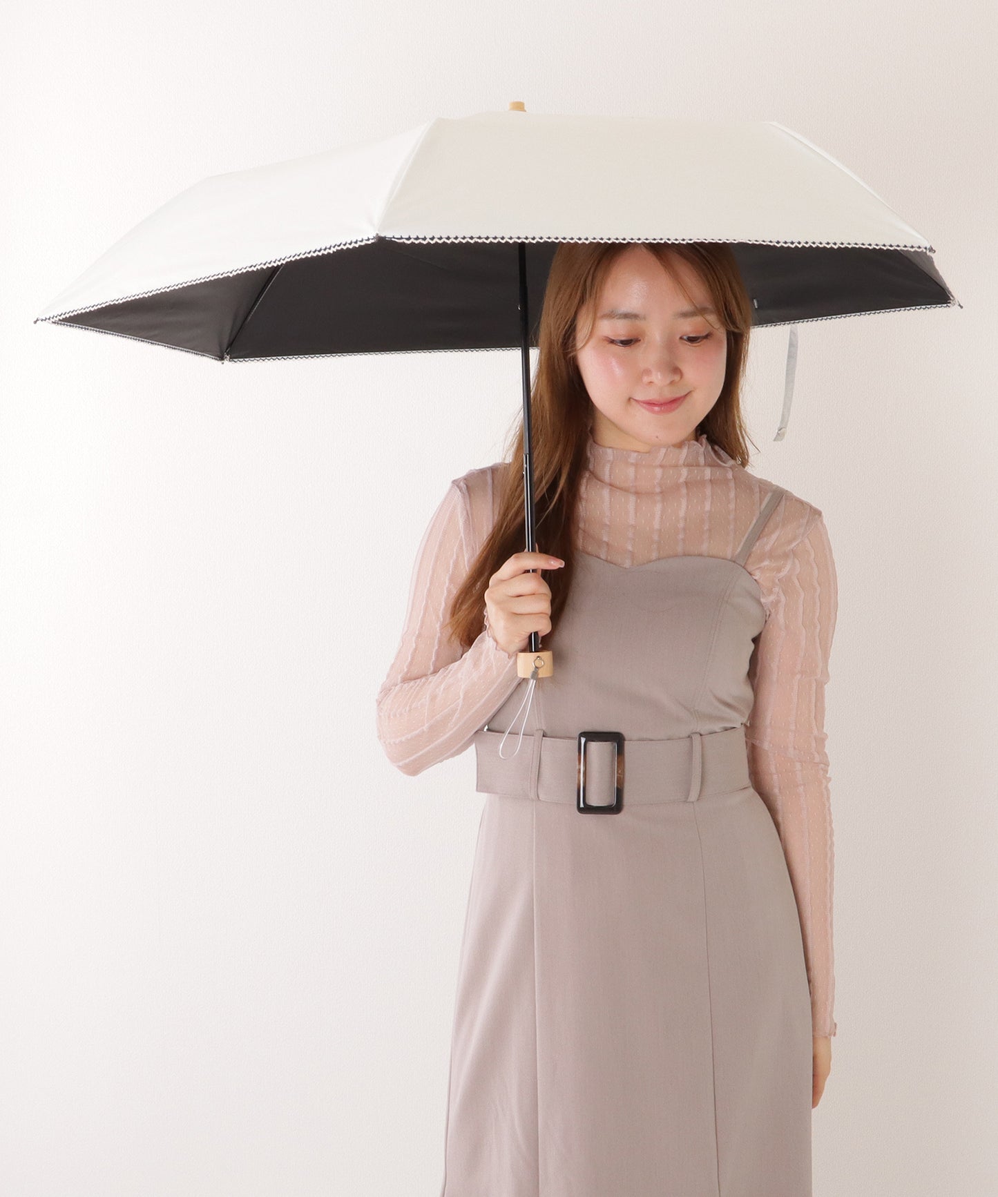 【雨晴兼用】ソリッドカラー ウッドハンドル スカラップ 折りたたみ傘