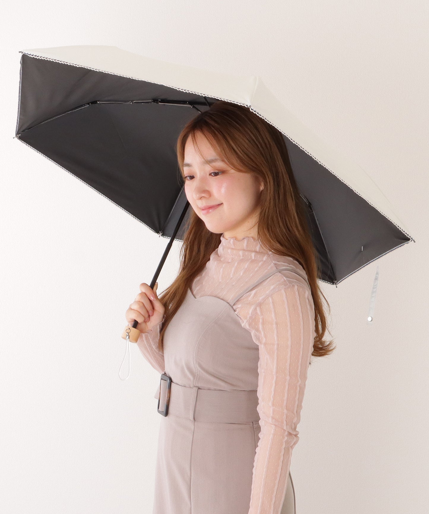 【雨晴兼用】ソリッドカラー ウッドハンドル スカラップ 折りたたみ傘