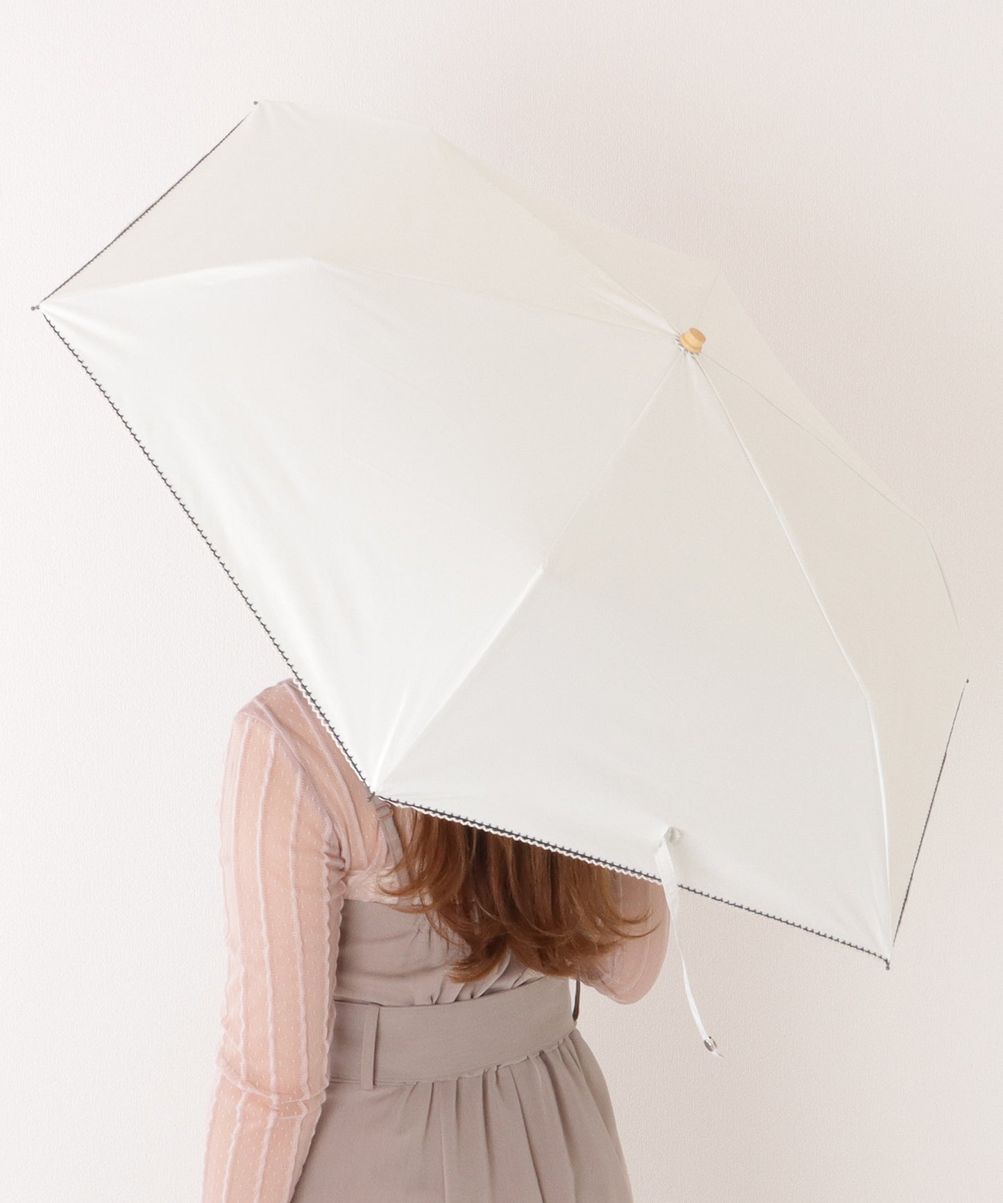 【雨晴兼用】ソリッドカラー ウッドハンドル スカラップ 折りたたみ傘