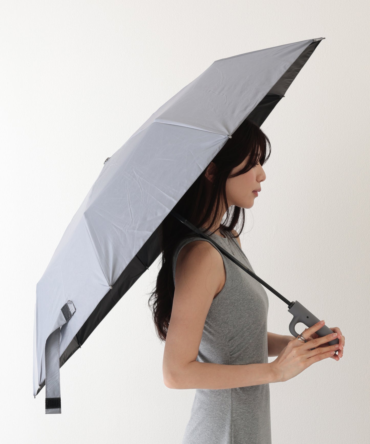 晴雨兼用 ソリッドカラー バックル ハンドル 折りたたみ傘
