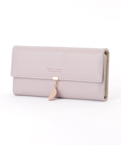 レザー調 リーフ モチーフ付き 三つ折り 長財布