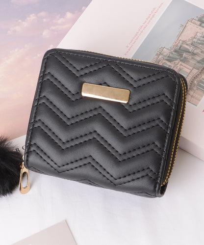 ファー チャーム付き ジグザグ ステッチ コンパクト ウォレット