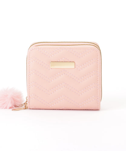 ファー チャーム付き ジグザグ ステッチ コンパクト ウォレット