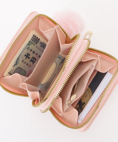 ファー チャーム付き ジグザグ ステッチ コンパクト ウォレット